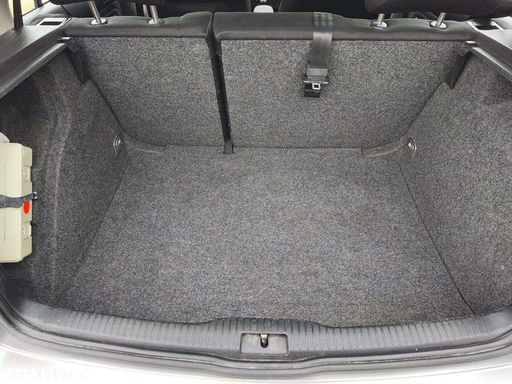 Volkswagen Golf 1.6 Comfortline - 13