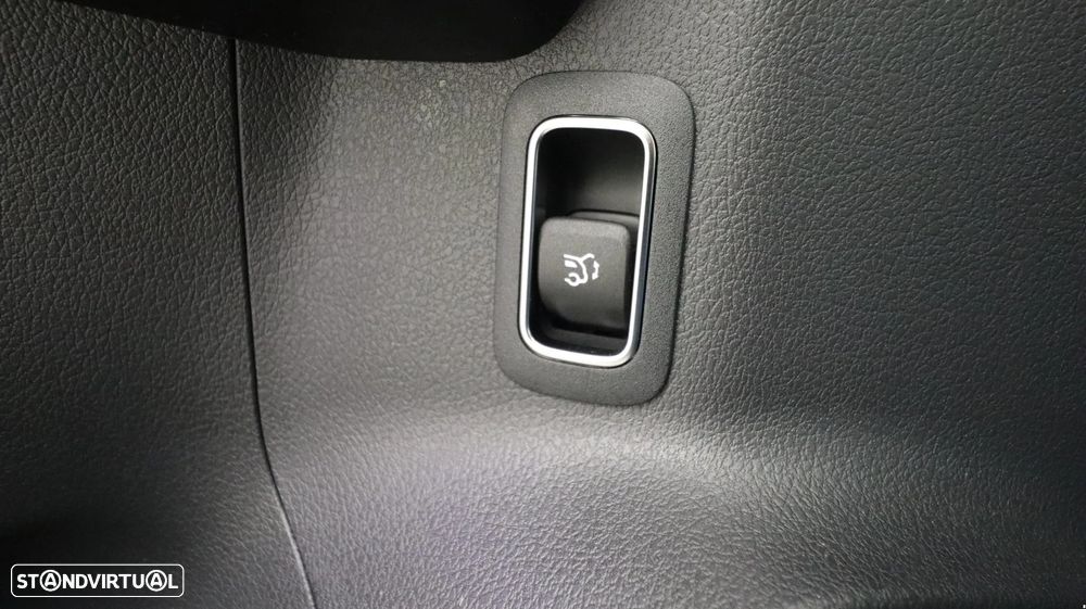 Mercedes-Benz GLA 180 d AMG Line - 26