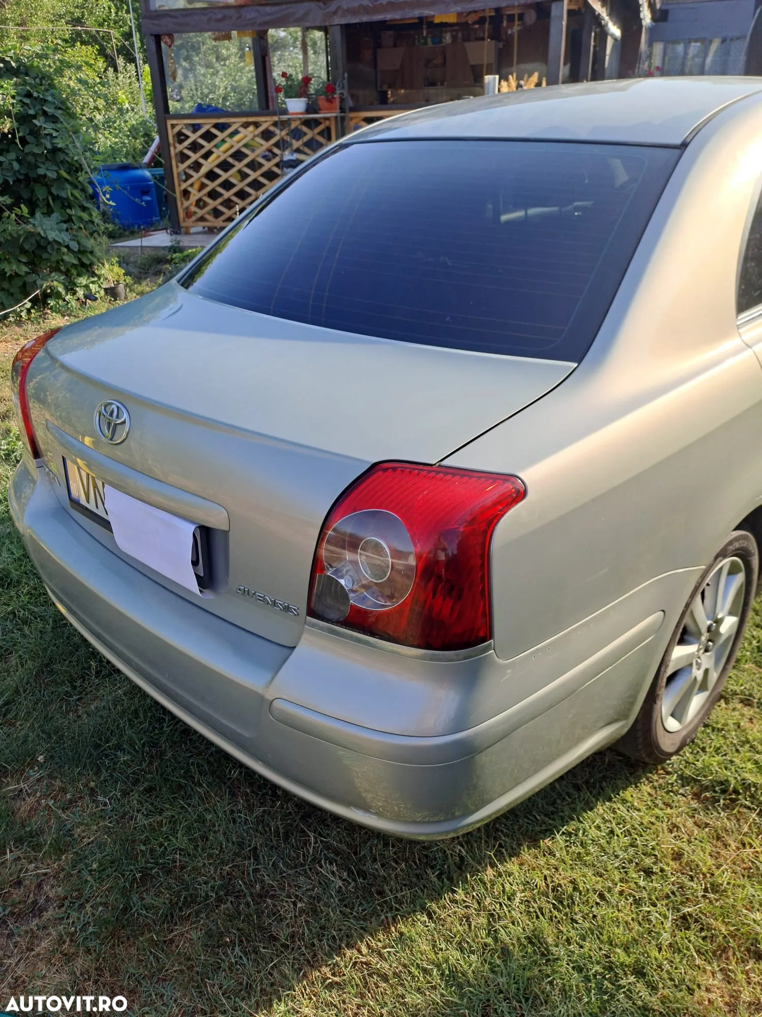 Toyota Avensis 1.6 Comfort - 2