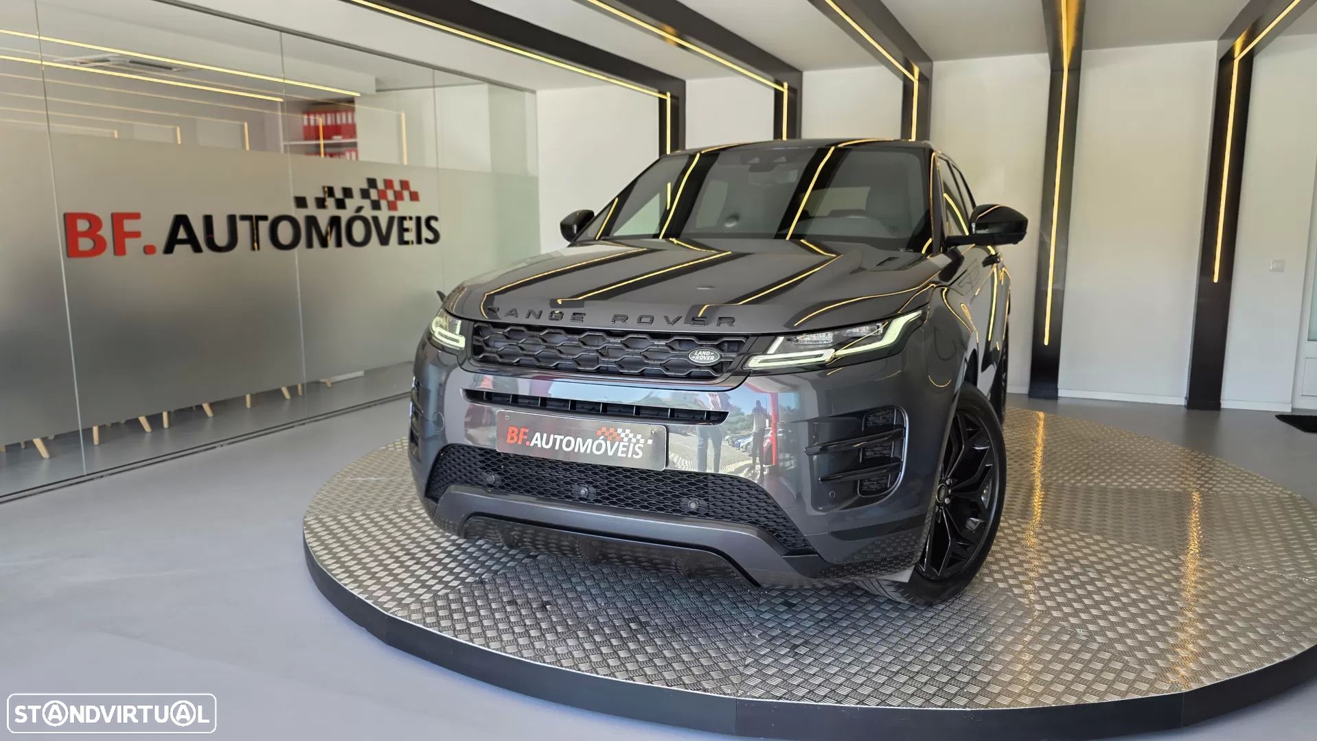 Land Rover Range Rover Evoque 2.0 D240 AWD R-Dynamic HSE Auto - 1