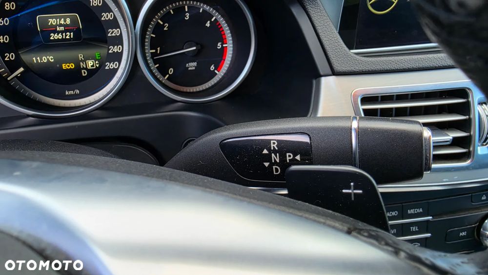 Mercedes-Benz Klasa E 220 BlueTEC 4Matic 7G-TRONIC Avantgarde - 29