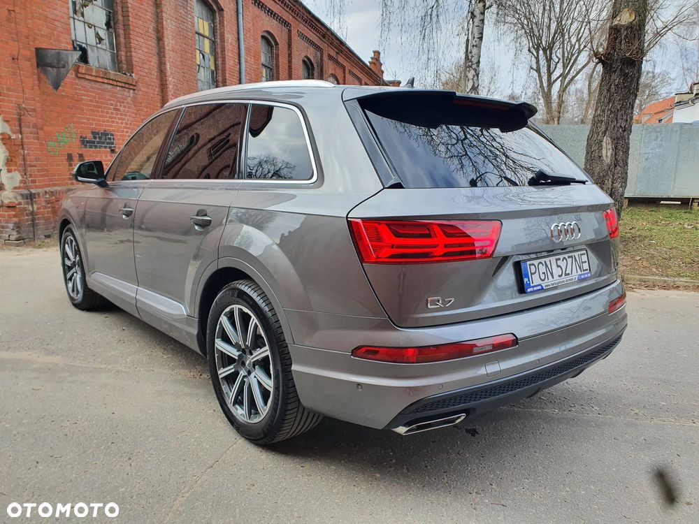 Audi Q7 - 7