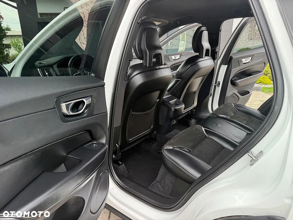 Volvo XC 60 D4 AWD Geartronic RDesign - 18