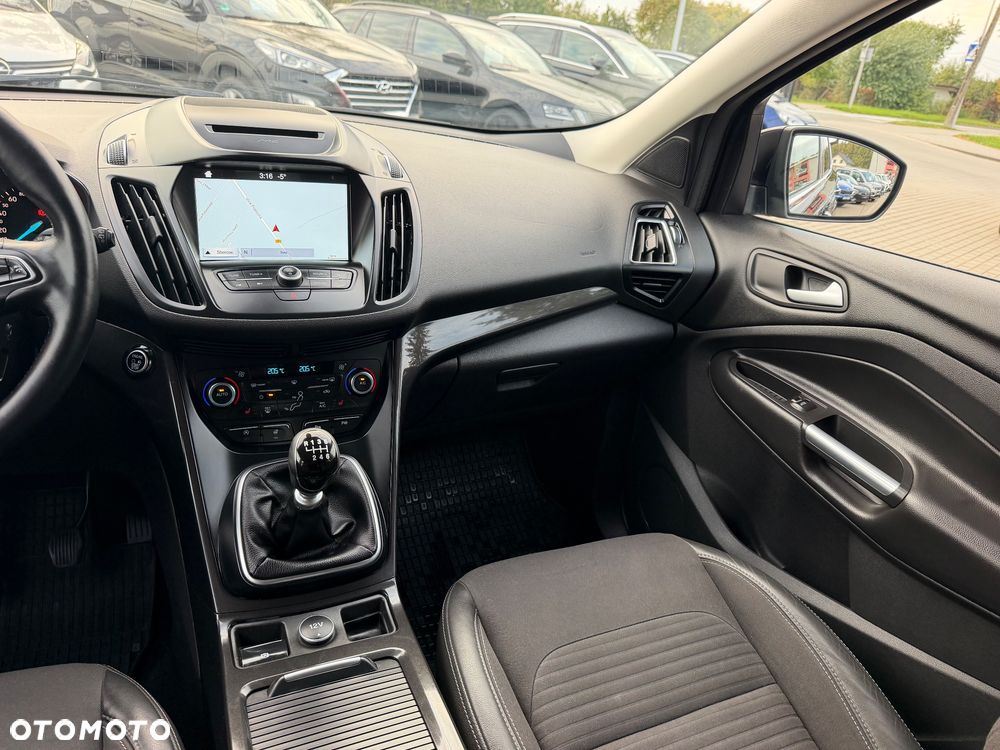 Ford Kuga 2.0 TDCi 2x4 Titanium - 16