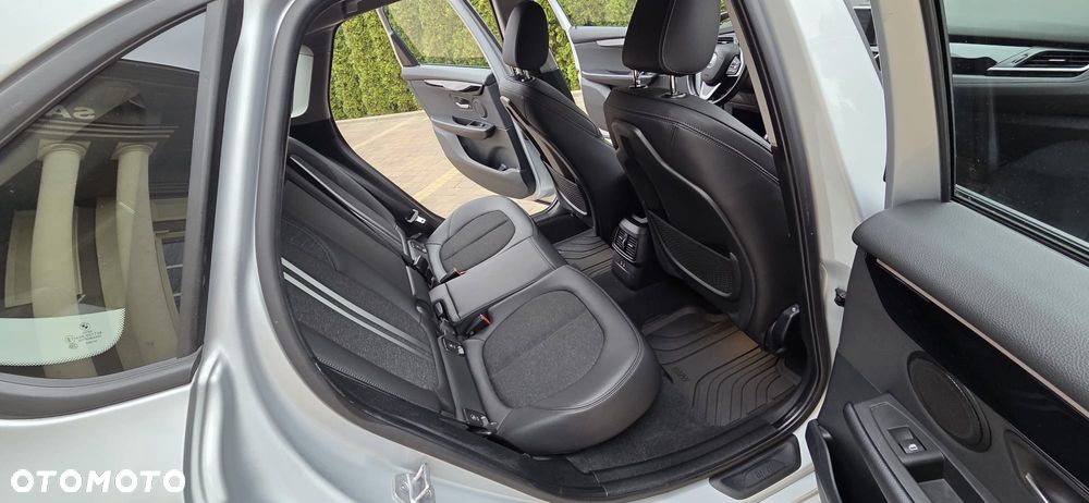 BMW Seria 2 220d xDrive - 12