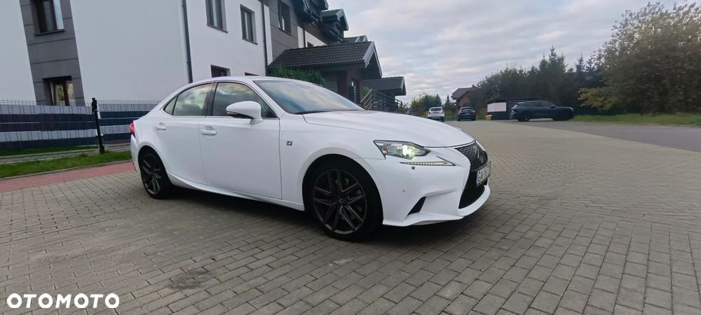 Lexus IS 200t F Sport - 34