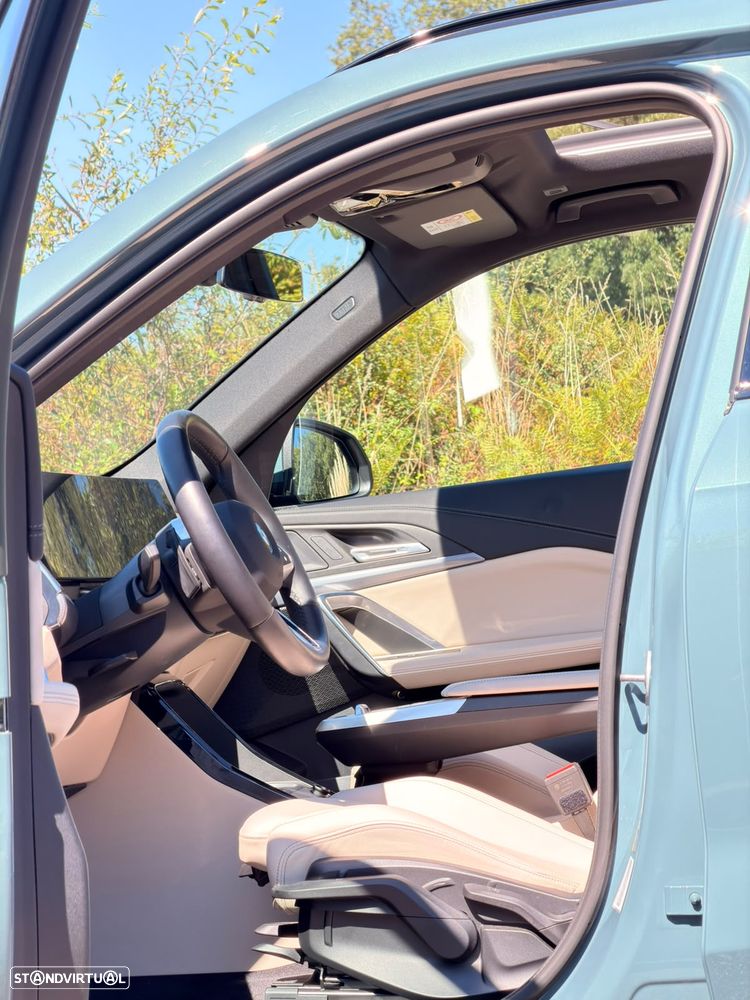 BMW iX1 eDrive20 Pack Desportivo M Pro - 7