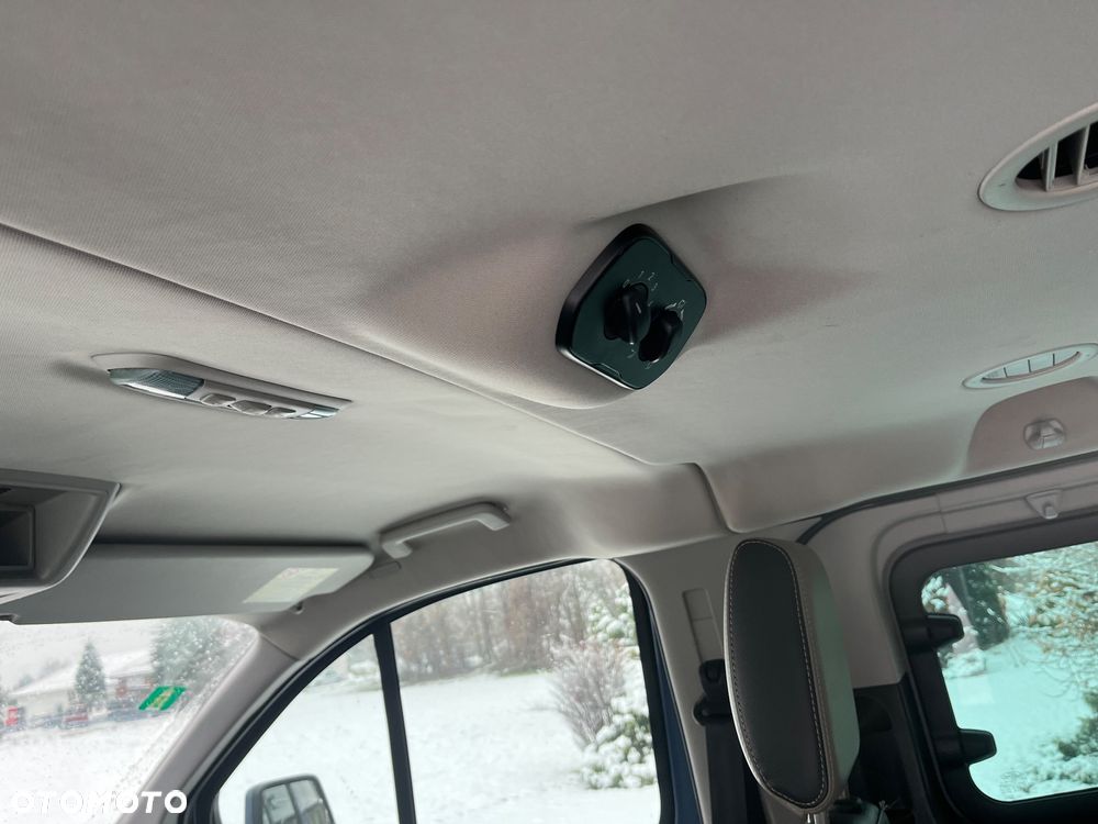 Ford Tourneo Custom - 8