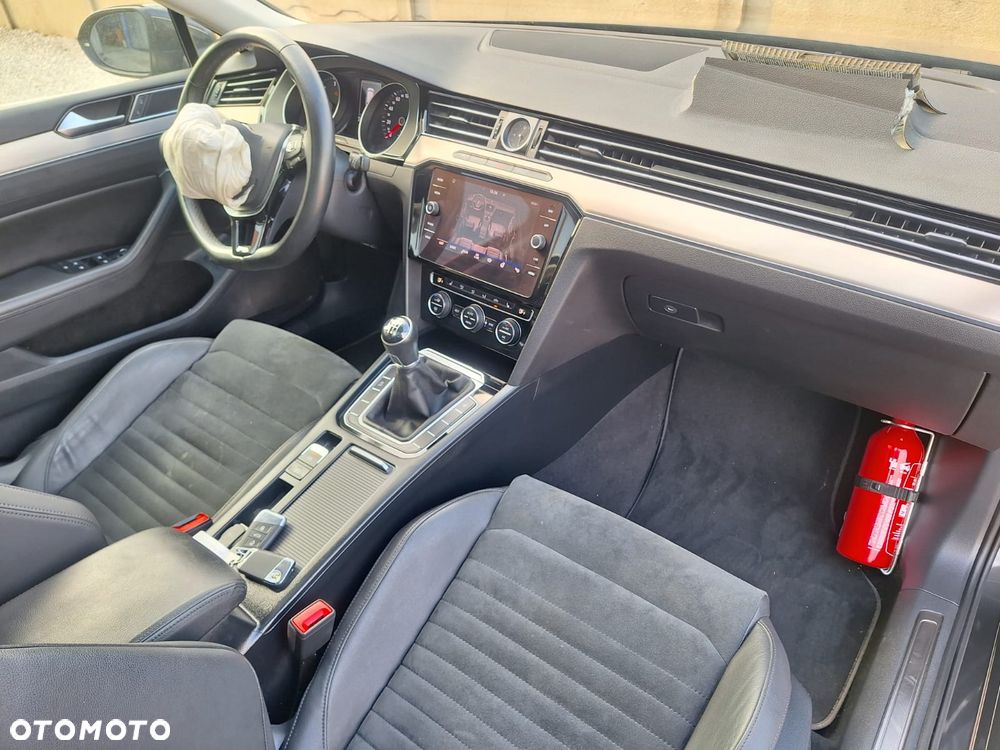 Volkswagen Passat 2.0 TDI (BlueMotion Technology) Comfortline - 6