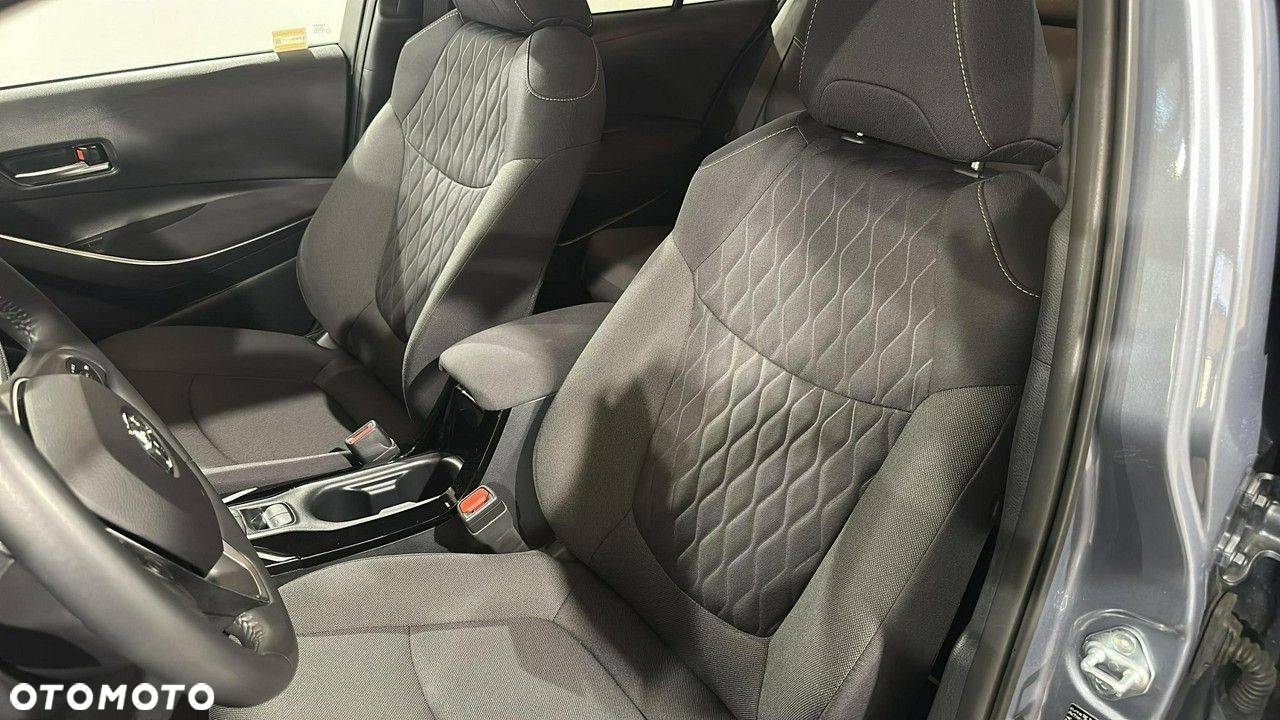 Toyota Corolla - 12