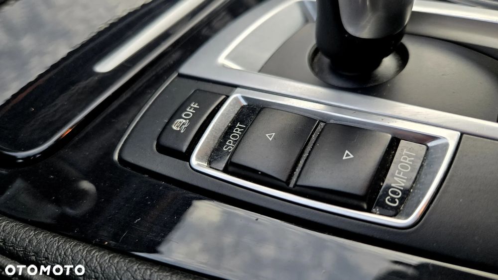 BMW Seria 5 520d Luxury Line - 25