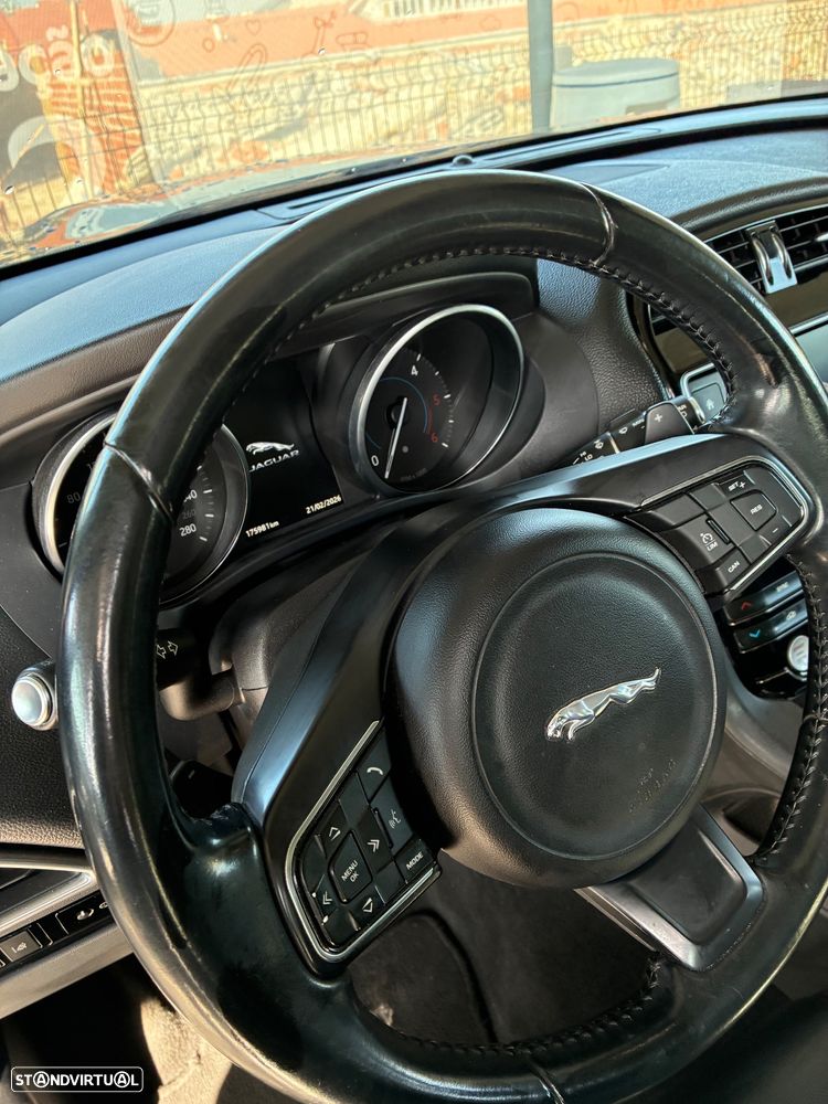 Jaguar F-Pace 2.0 i4D Portfolio AWD Aut. - 19