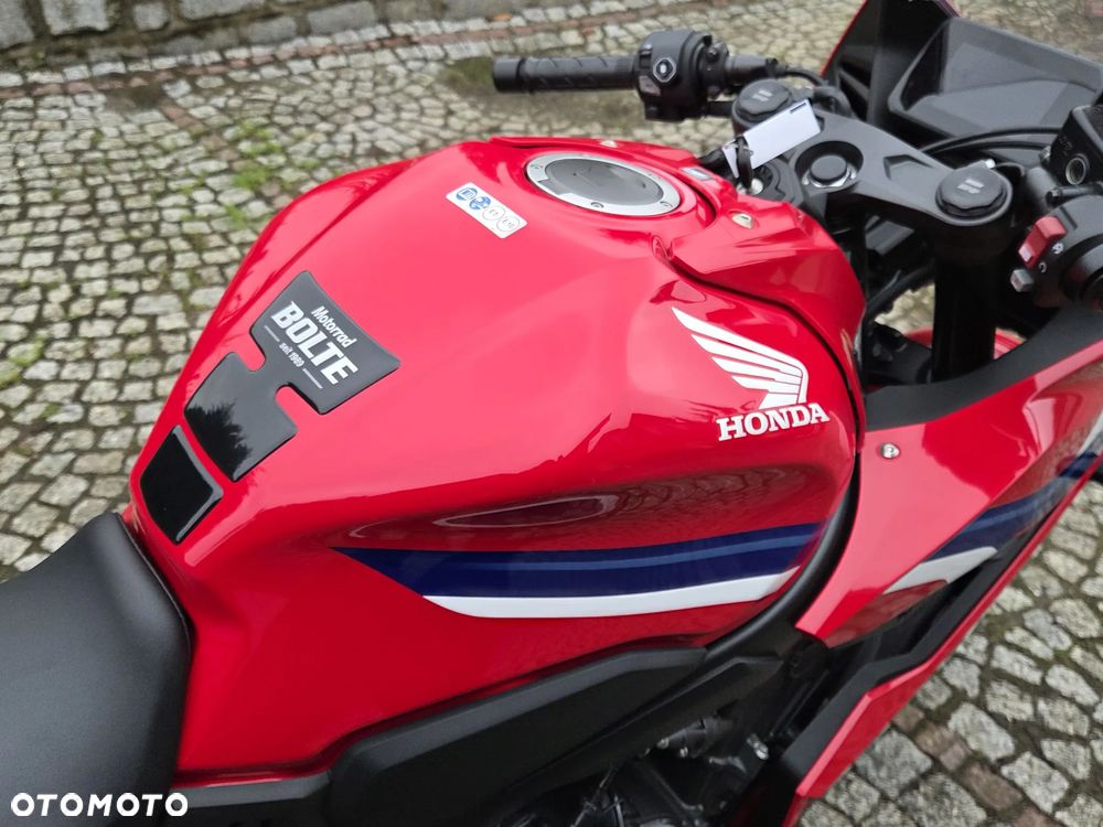 Honda CBR - 37