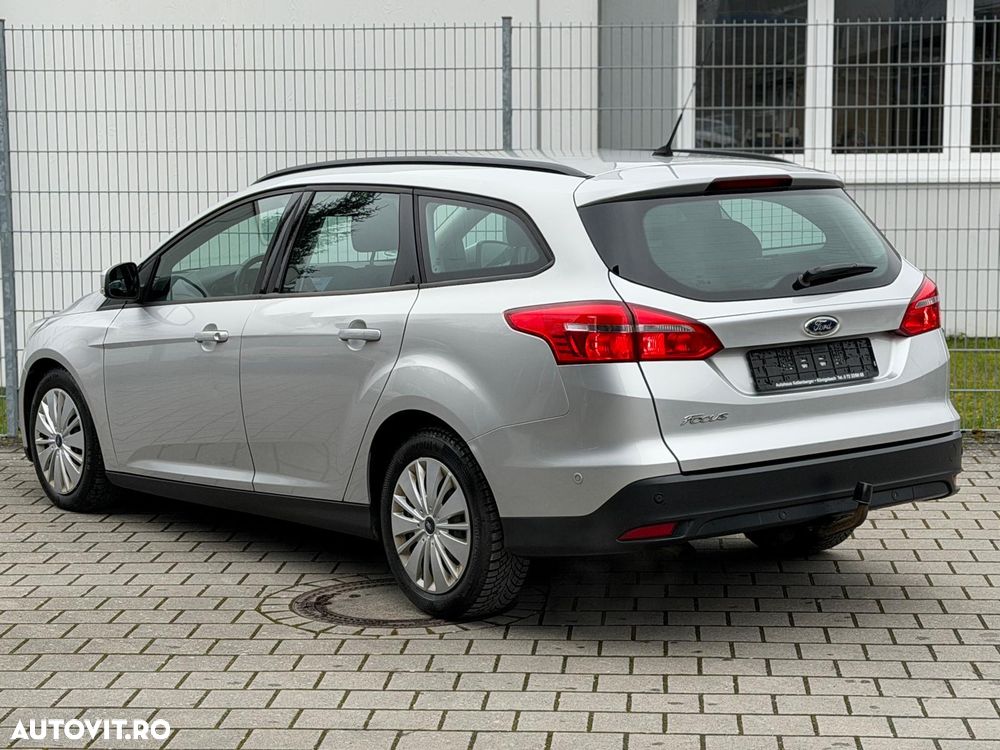 Ford Focus 1.5 TDCi Powershift Titanium - 3