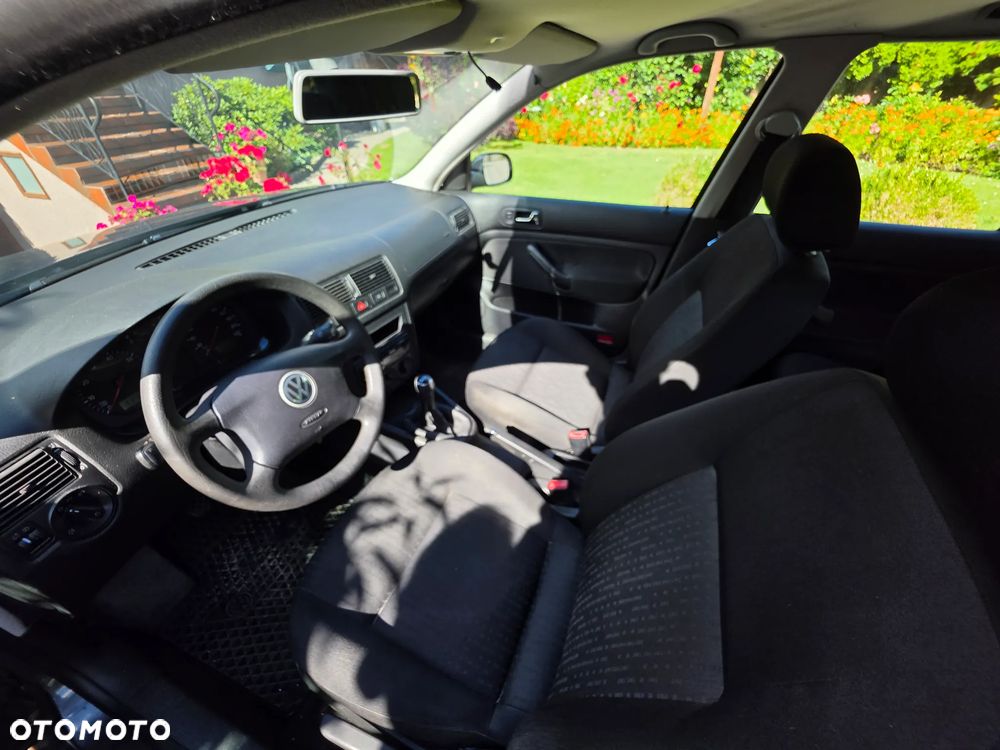Volkswagen Golf - 8