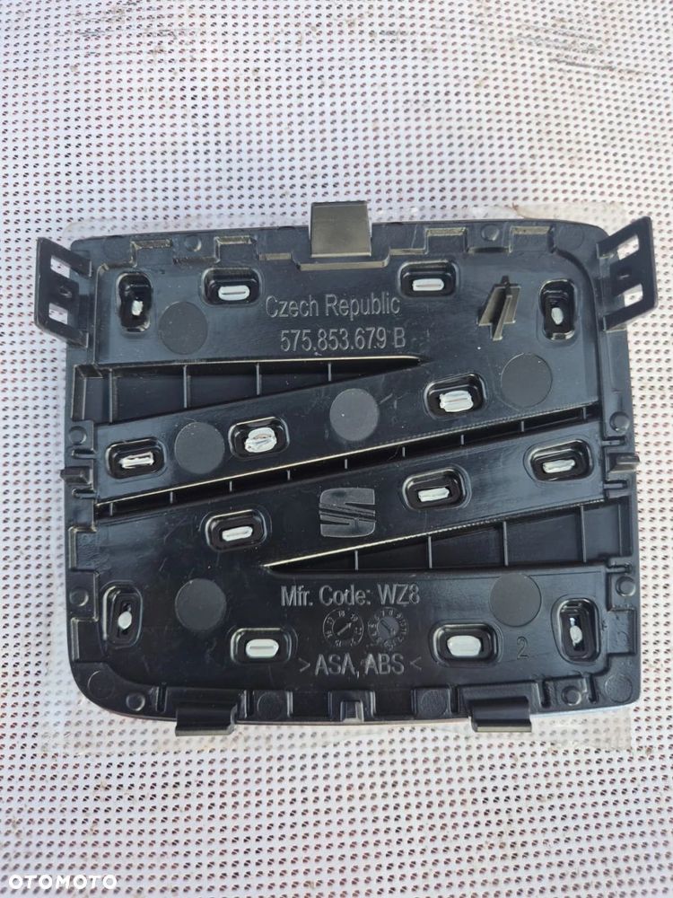 Grill Atrapa Znaczek Emblemat Seat Ateca 575.853.679.B - 2