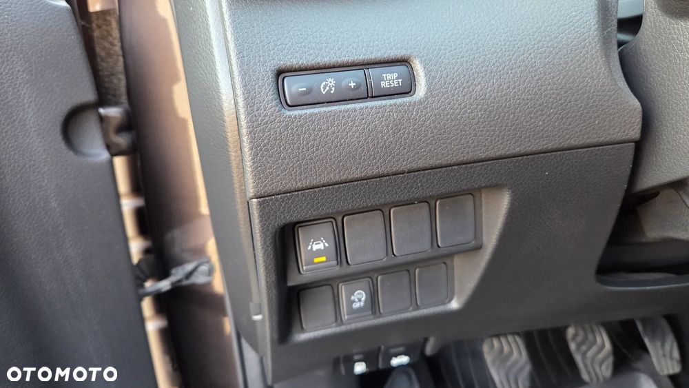 Nissan Qashqai 1.5 dCi N-CONNECTA - 19