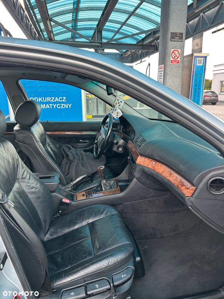 BMW Seria 5 523i - 26