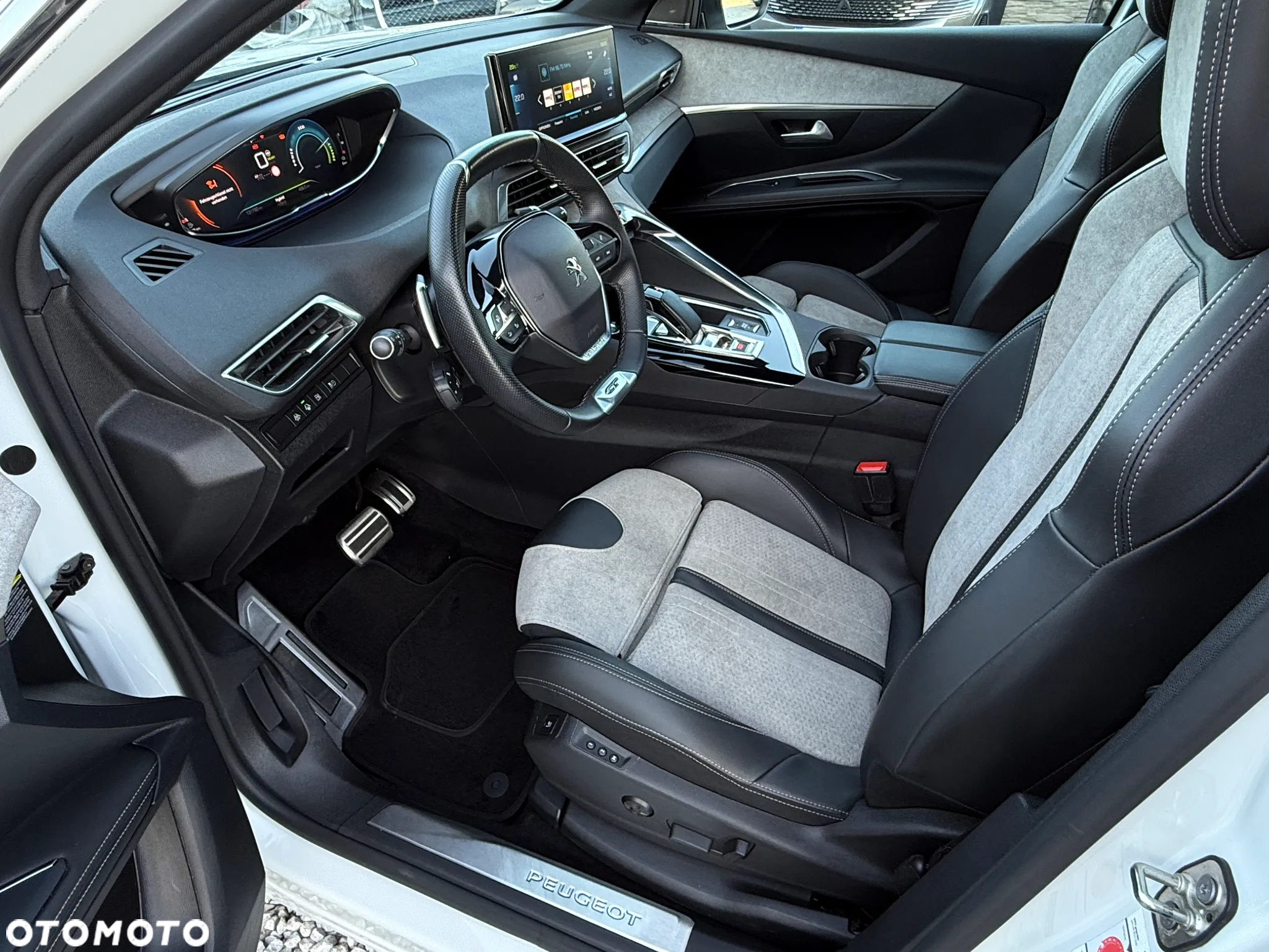 Peugeot 3008 Plug-In Hybrid 225 e-EAT8 GT - 25