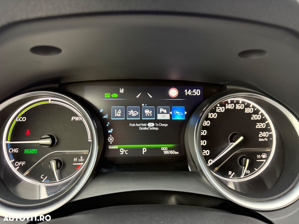 Toyota Camry Luxury - 33