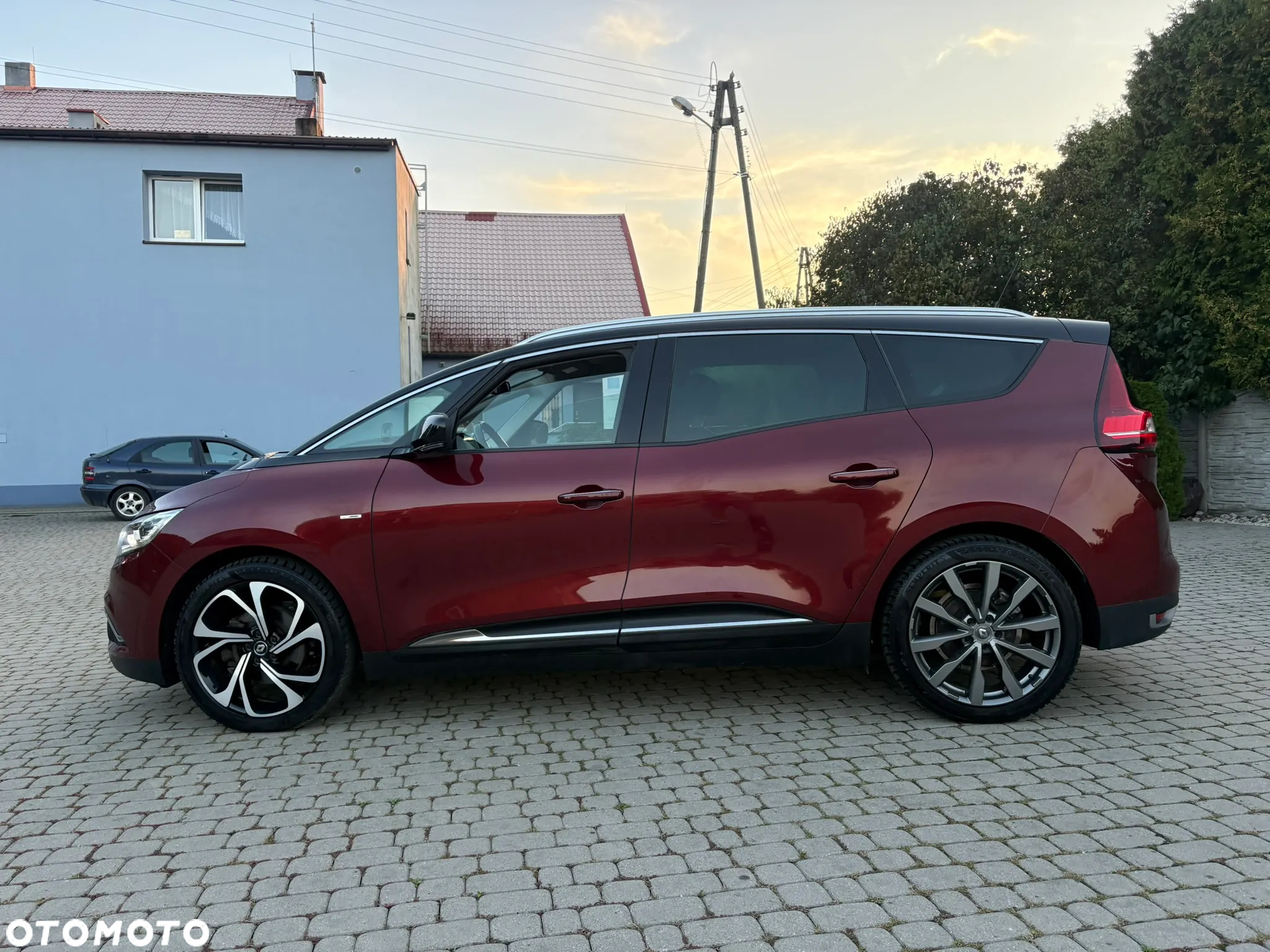 Renault Grand Scenic ENERGY TCe 115 S&S Bose Edition - 4