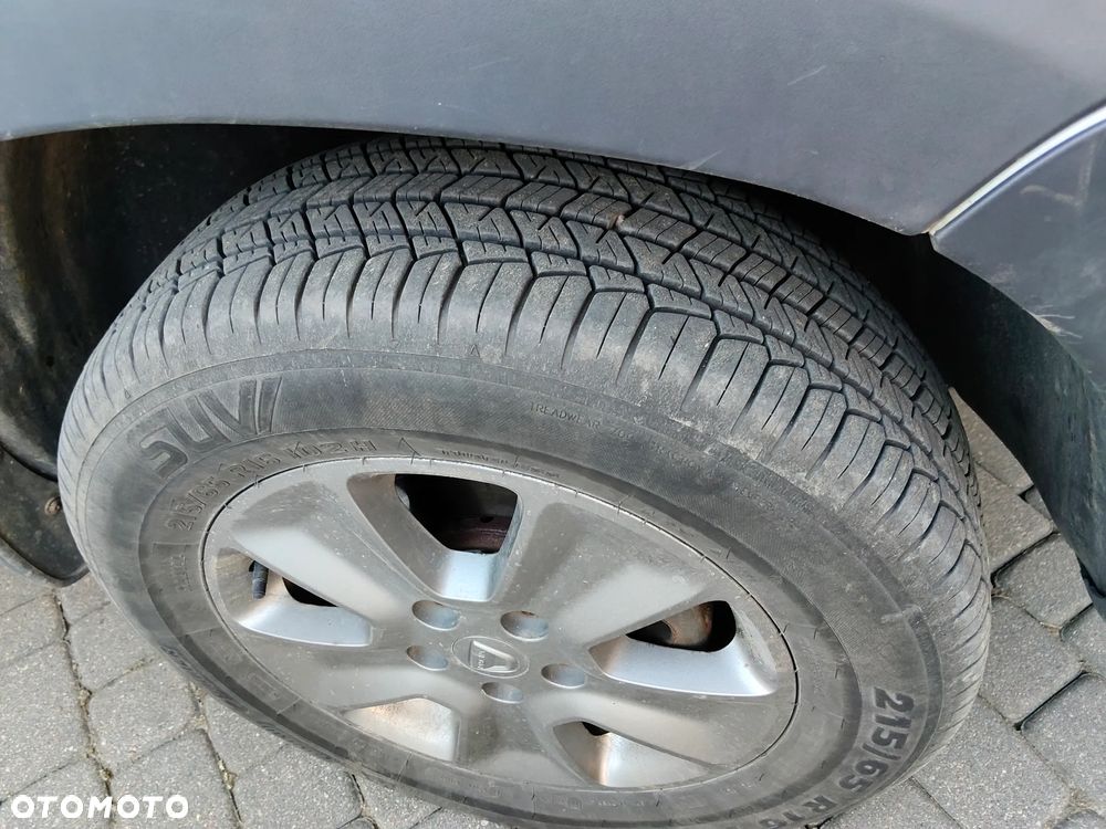 Dacia Duster 1.6 Laureate 4x4 - 13