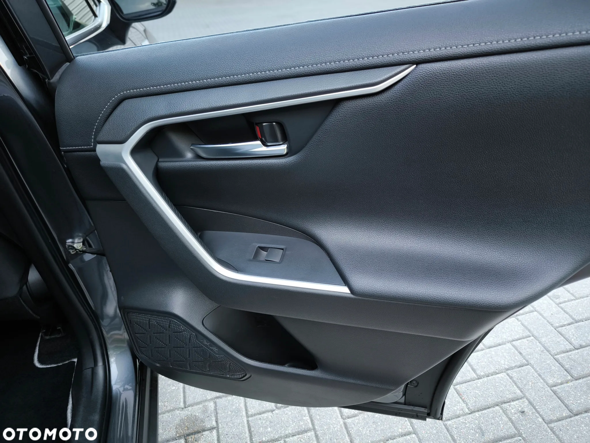 Toyota RAV4 - 13
