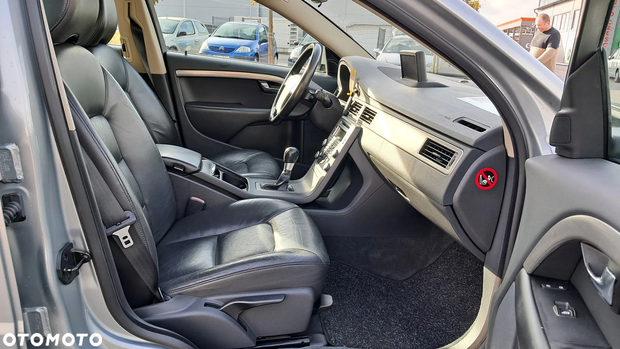 Volvo V70 2.0 Momentum - 8