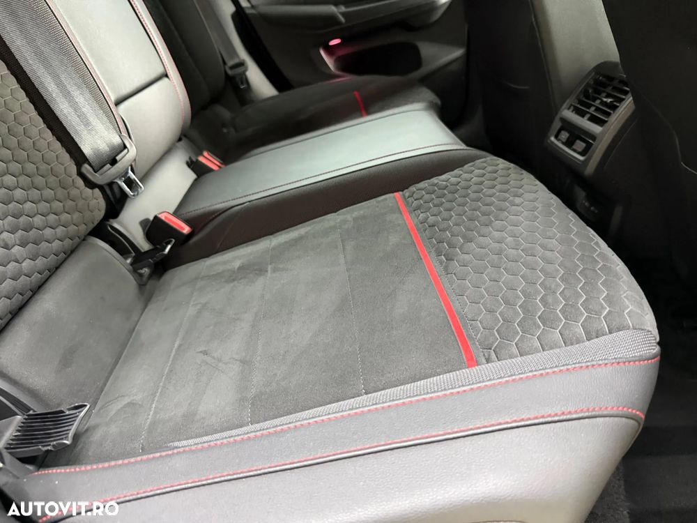Volkswagen Golf - 28