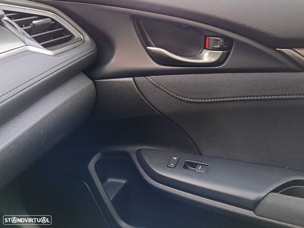 Honda Civic 1.0 i-VTEC S - 17