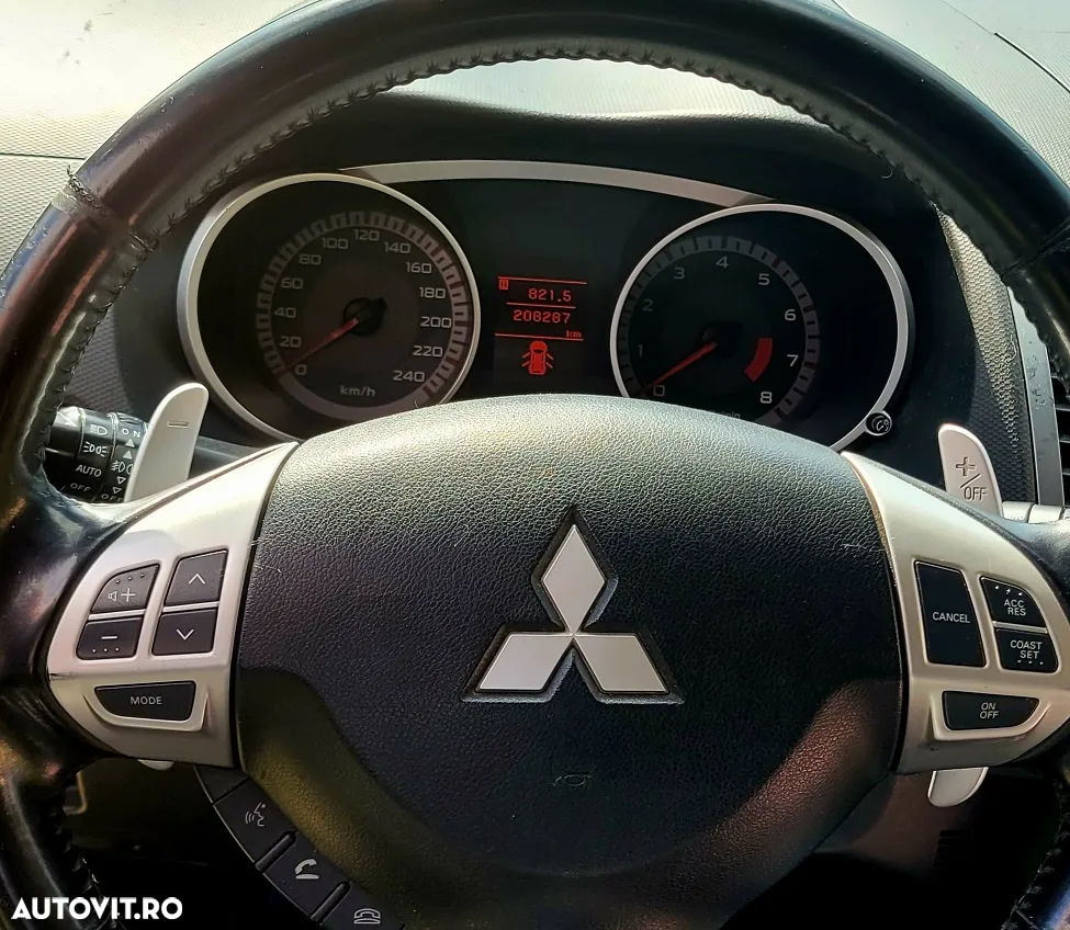 Mitsubishi Outlander 2.4 MIVEC NAVI Instyle Aut - 10