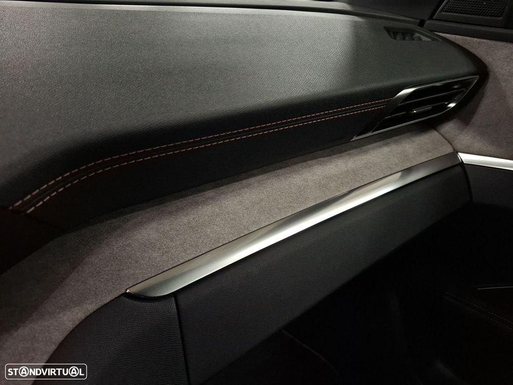 Peugeot 3008 1.6 Hybrid GT e-EAT8 - 20