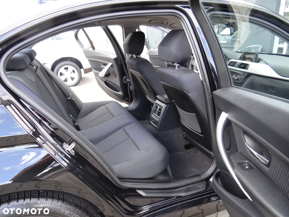 BMW Seria 3 316i Sport Line - 37