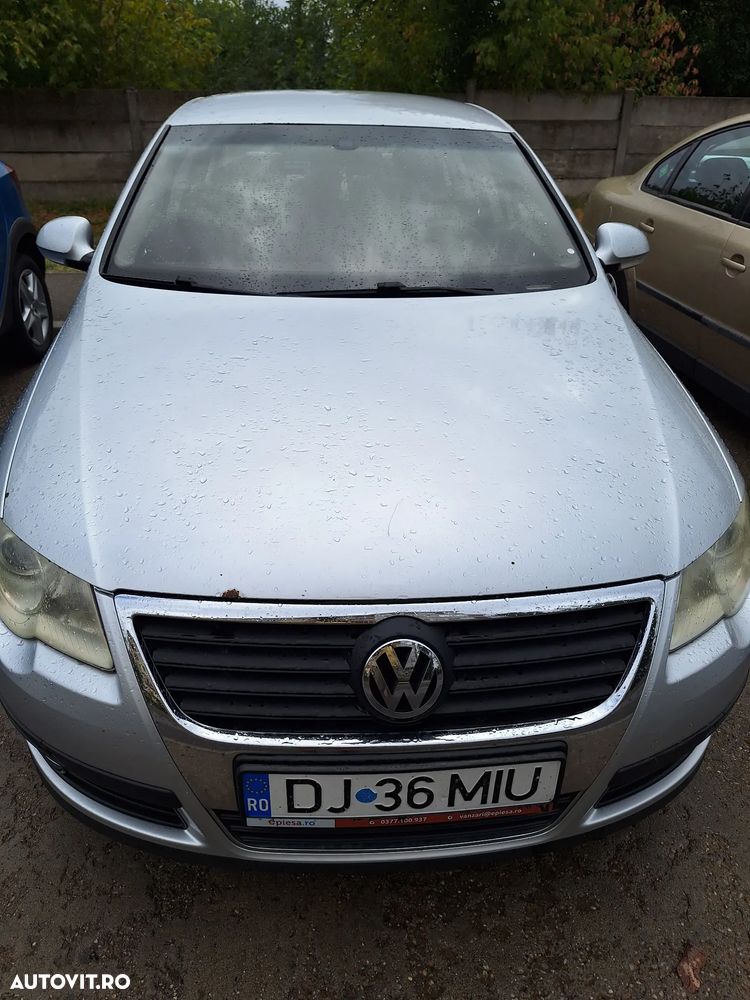 Volkswagen Passat 1.6 Comfortline - 1