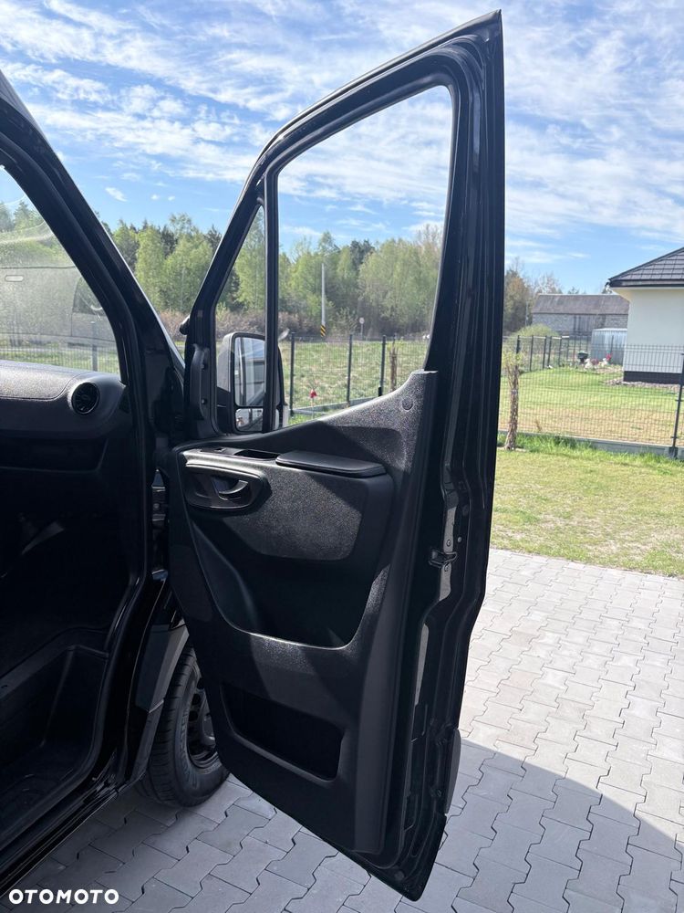 Mercedes-Benz Sprinter - 9