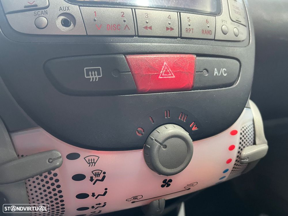 Peugeot 107 1.0 Trendy - 14