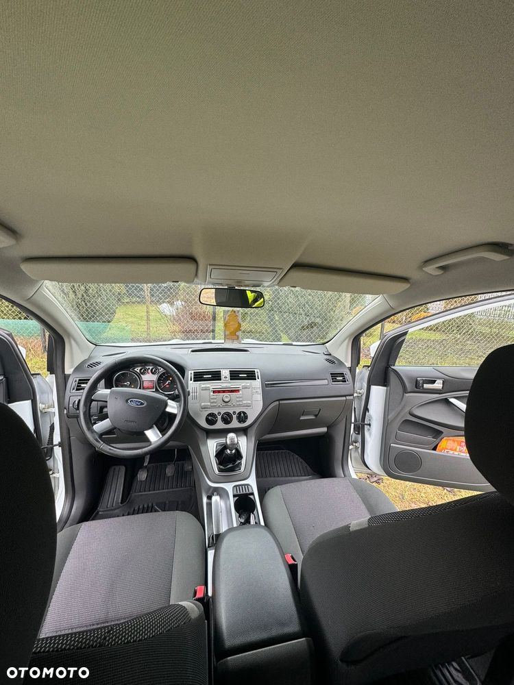 Ford Kuga - 8