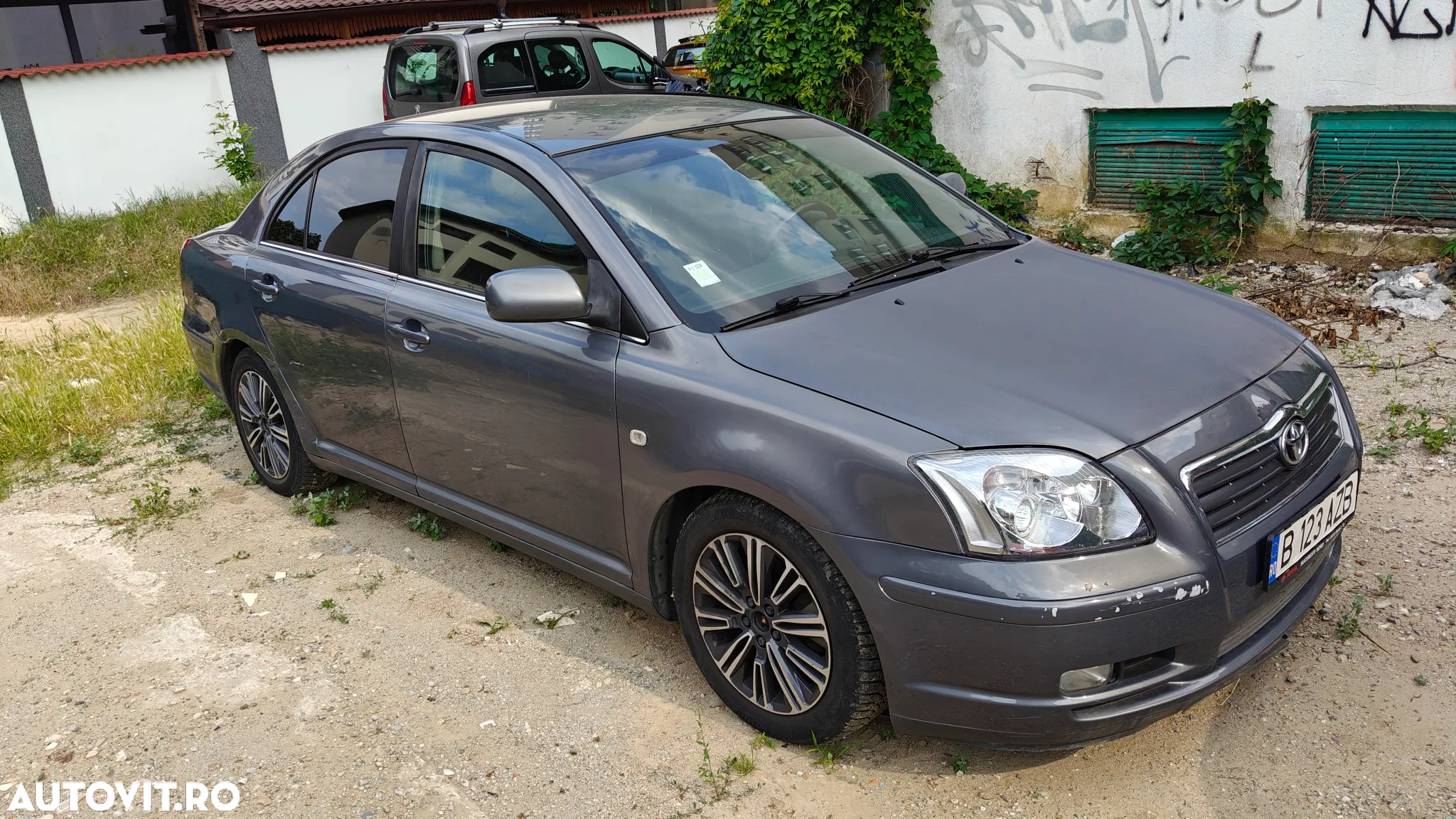 Toyota Avensis 1.8 Sdn. Aut Sol - 9