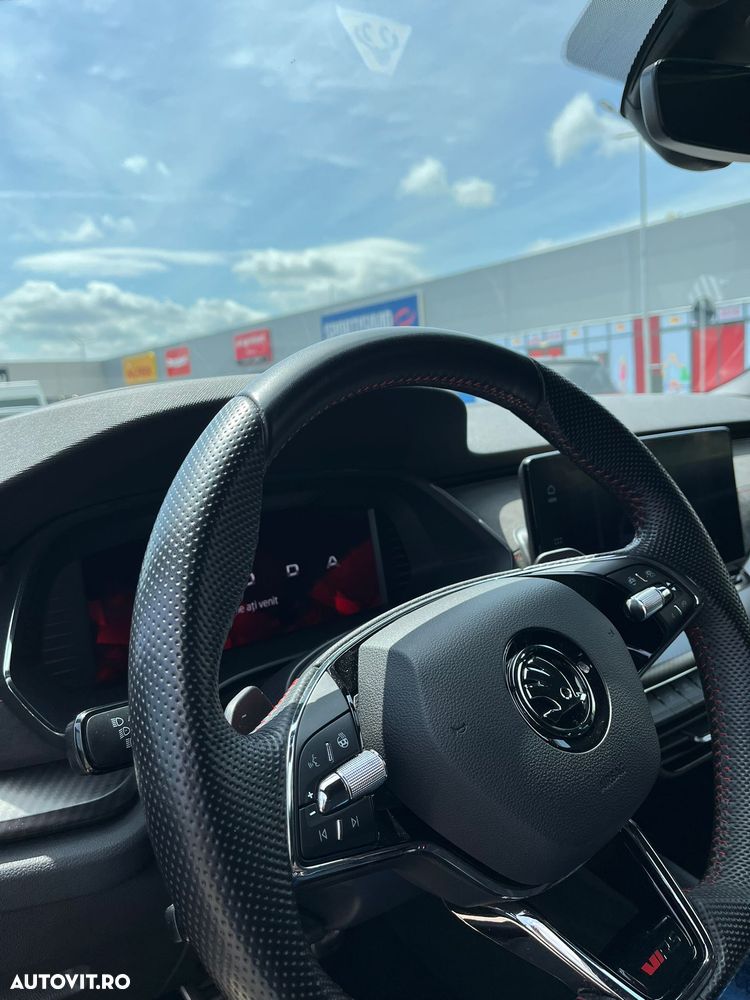 Skoda Octavia 2.0 TDI DSG RS Plus - 8