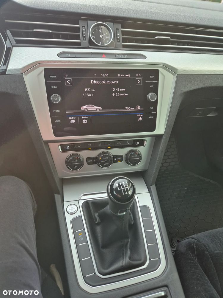 Volkswagen Passat 1.8 TSI BMT Comfortline - 11