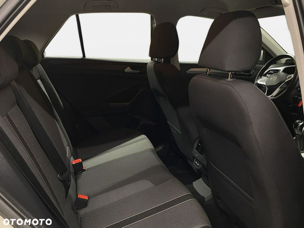Volkswagen T-Roc - 16