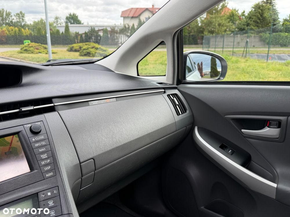Toyota Prius 1.8 HSD Prestige - 14