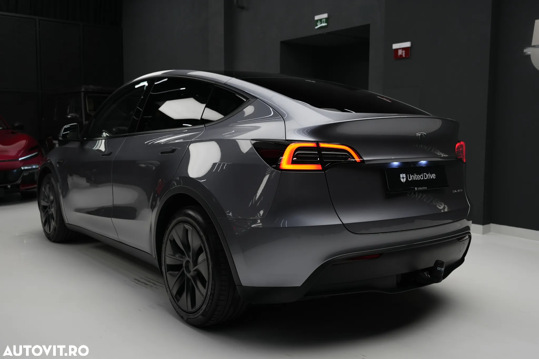 Tesla Model Y AWD Long Range - 27