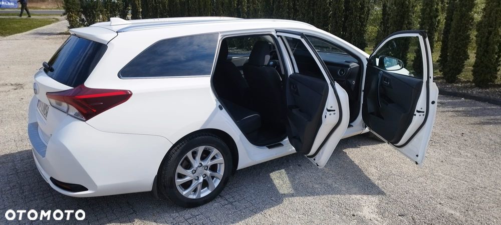 Toyota Auris - 14