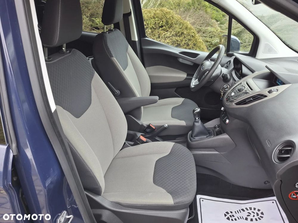 Ford Tourneo Courier 1.0 EcoBoost Ambiente - 14