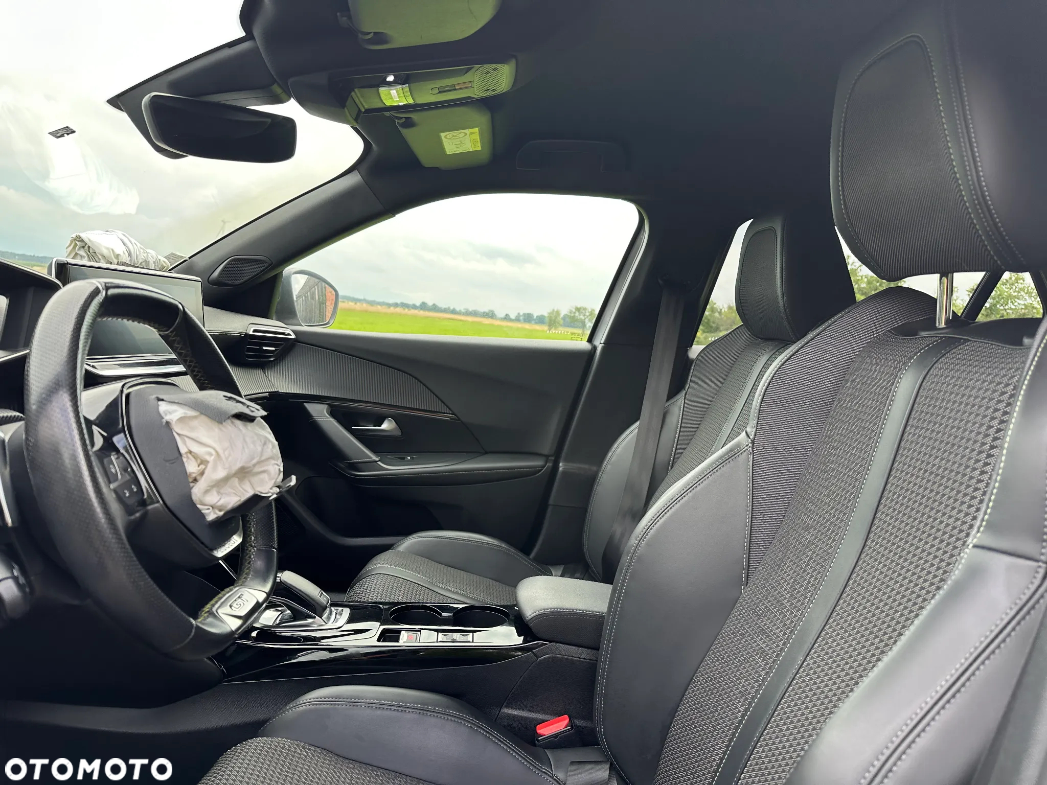 Peugeot 2008 PureTech 130 EAT8 GT - 7