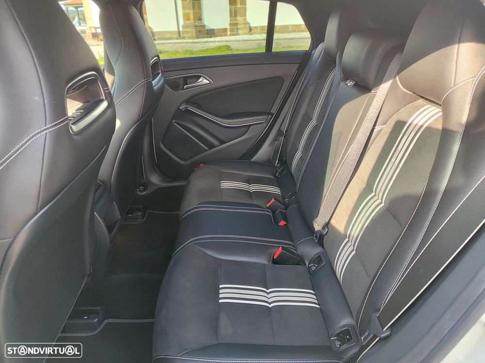 Mercedes-Benz CLA 220 d 7G-DCT AMG Line - 11