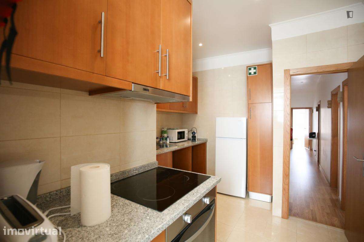 Quarto - localizado em São Bento Lisbon - Grande imagem: 5/31