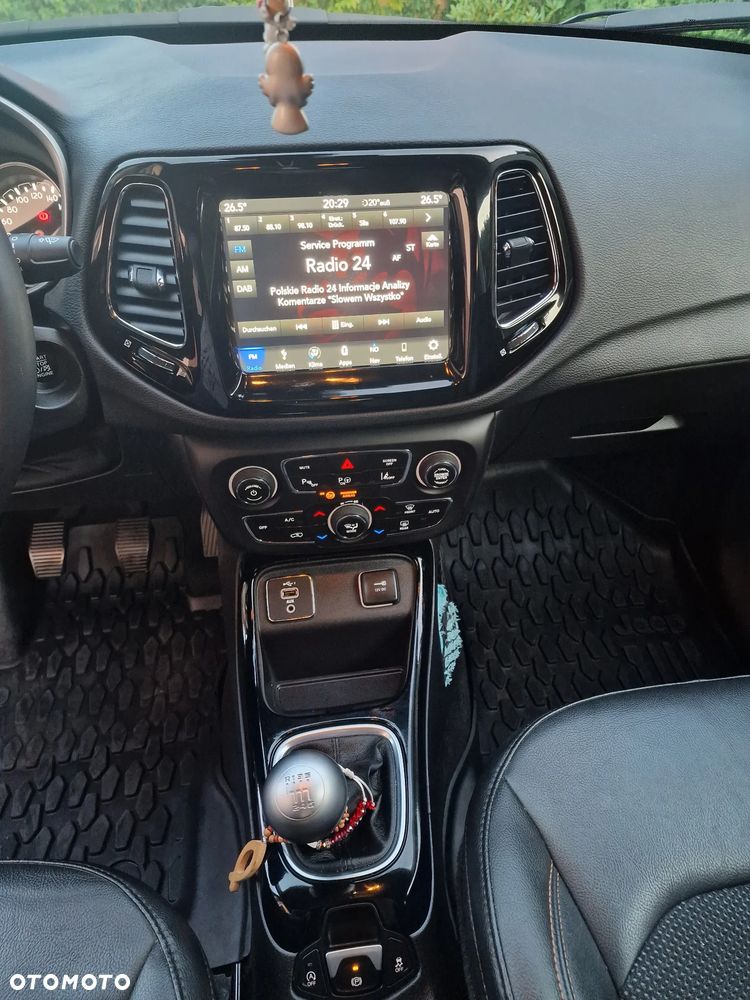 Jeep Compass - 10