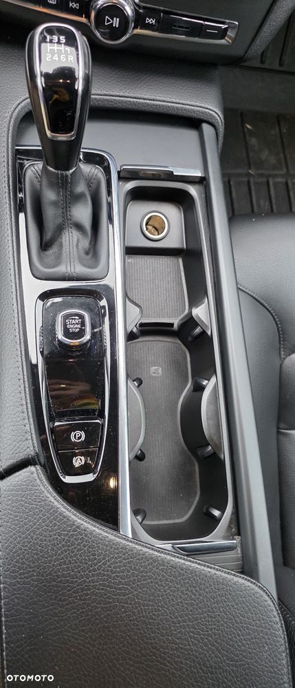 Volvo V90 D4 Inscription - 38